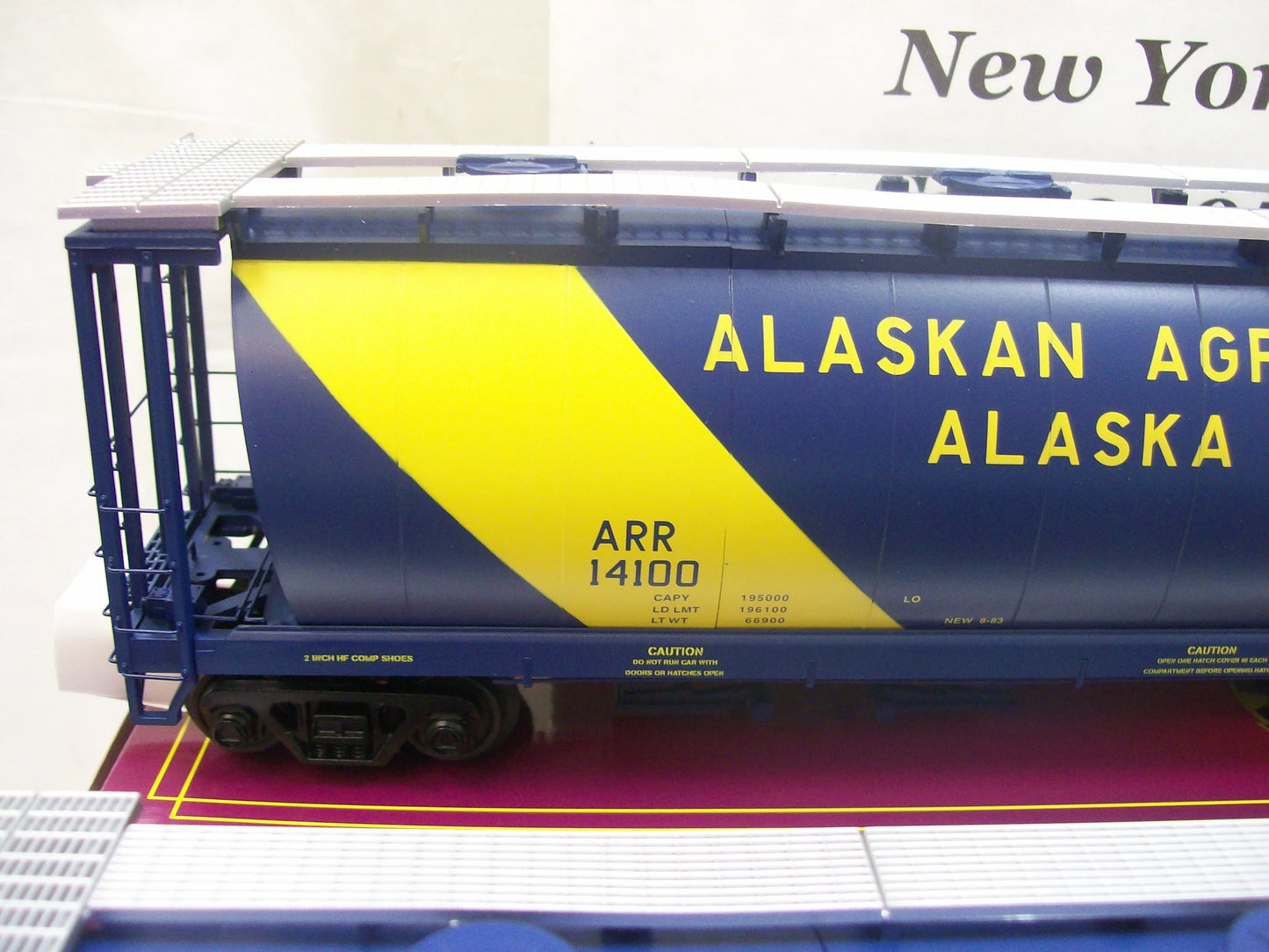 E-Z Catch ( EXCLUSIVE ) # 20-99062 ( O Scale ) Premier Alaska Railroad 100 Ton Hopper # 14100