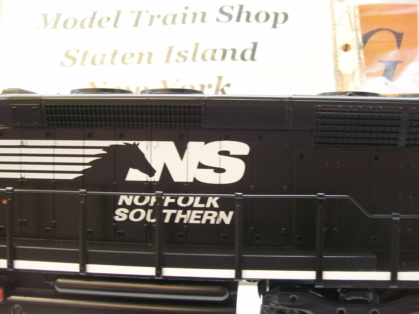 In Stock Special MTH RAILKING # 30-21124-1 CUSTOM RUN NORFOLK SOUTHERN RailKing SD-45 Diesel Engine w/Proto 3.0 Cab # 1704