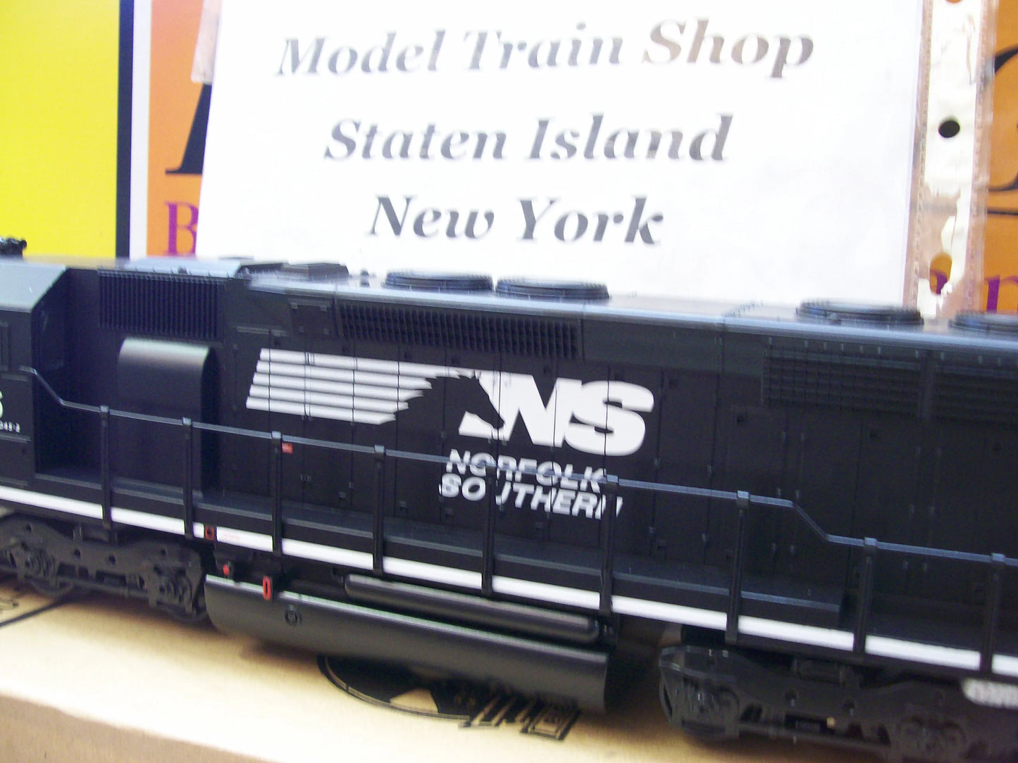 Special In stock MTH # 30-21131-1 CUSTOM RUN NORFOLK SOUTHERN RailKing SD-45 Diesel Engine w/Proto 3.0 Cab # 1716