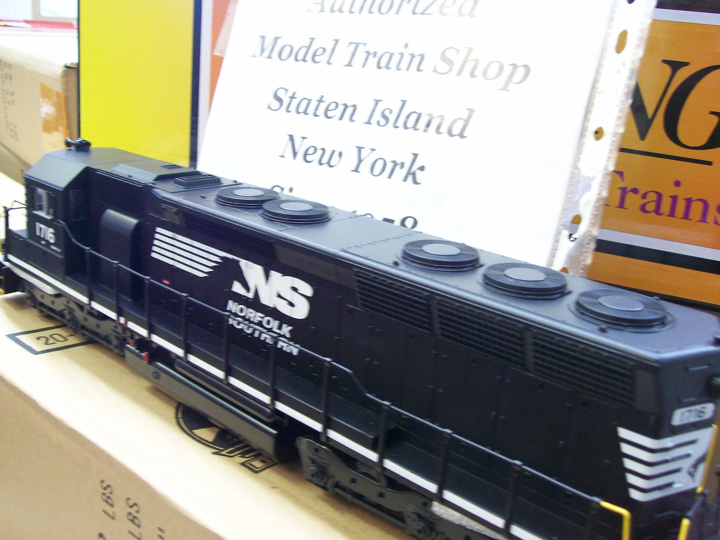 Special In stock MTH # 30-21131-1 CUSTOM RUN NORFOLK SOUTHERN RailKing SD-45 Diesel Engine w/Proto 3.0 Cab # 1716