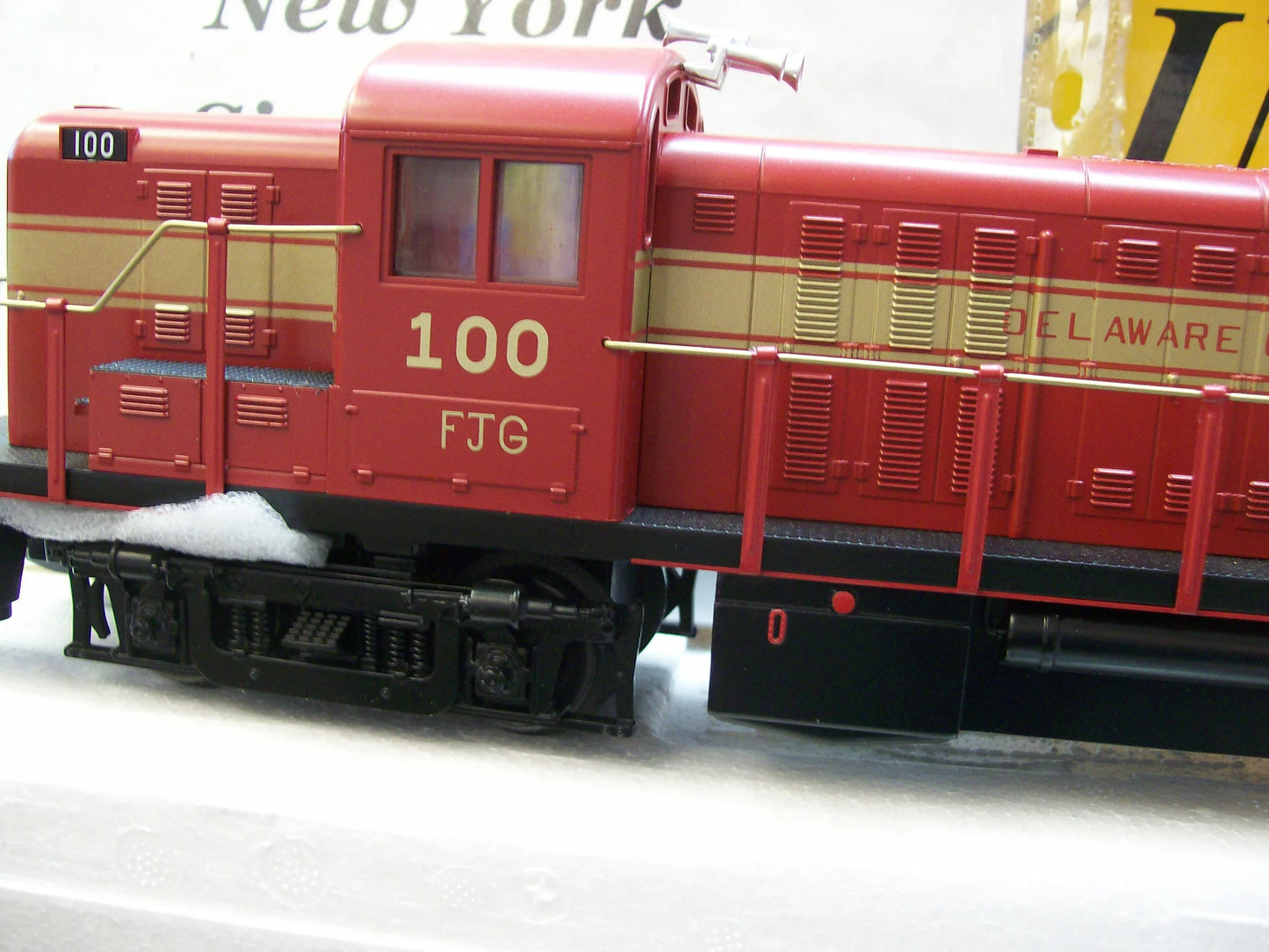 In Stock Exclusive E-Z Catch ( TWO PACK ) Delaware Otsego System RS-3 Railking Cab # 100 & 103