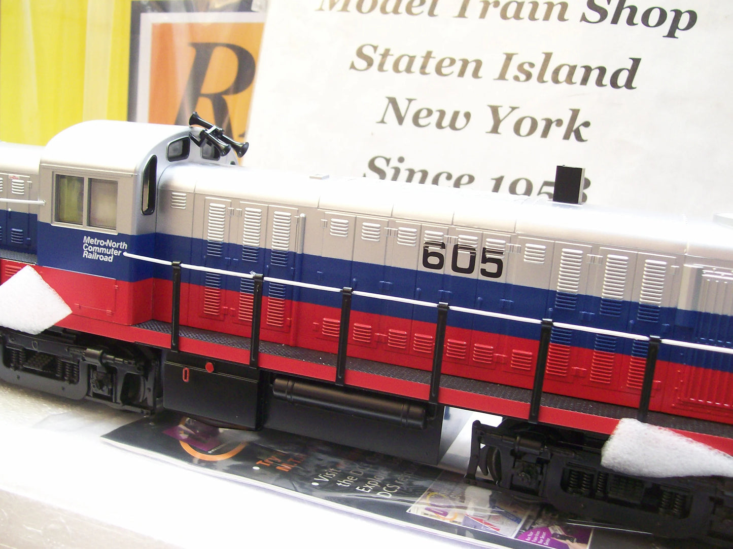 MTH Railking # 30-21193-1 ( Custom ) RS-3 Diesel Engine With Proto-Sound 3.0 - Metro North  Engine No. 605