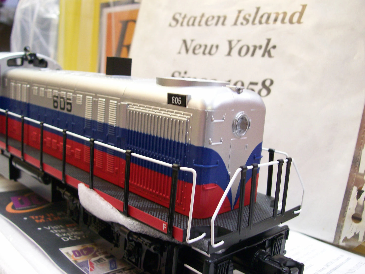 MTH Railking # 30-21193-1 ( Custom ) RS-3 Diesel Engine With Proto-Sound 3.0 - Metro North  Engine No. 605