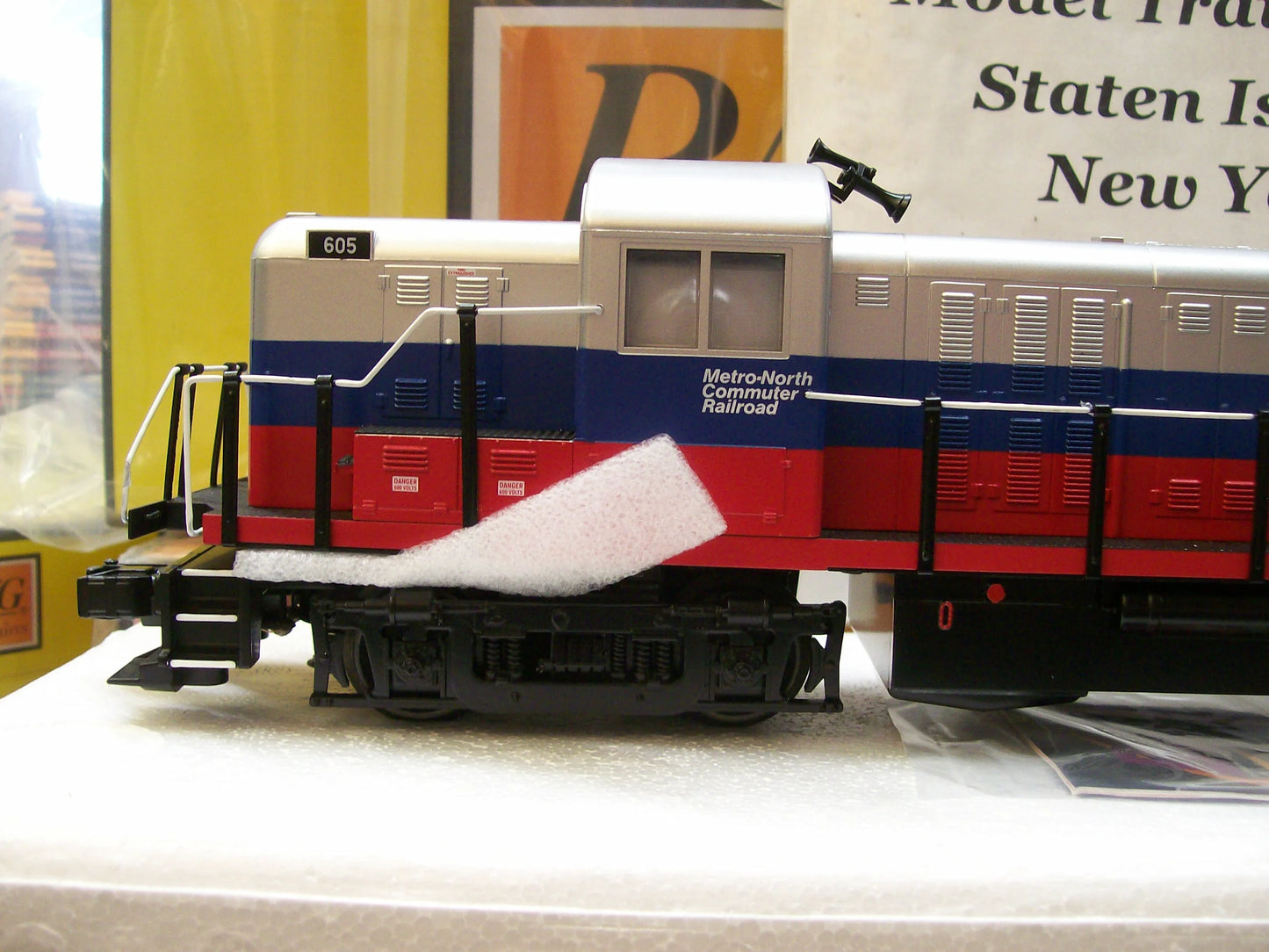 MTH Railking # 30-21193-1 ( Custom ) RS-3 Diesel Engine With Proto-Sound 3.0 - Metro North  Engine No. 605