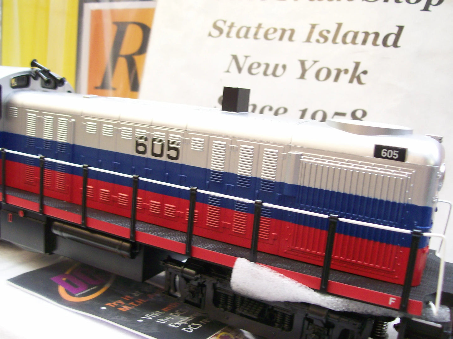 MTH Railking # 30-21193-1 ( Custom ) RS-3 Diesel Engine With Proto-Sound 3.0 - Metro North  Engine No. 605