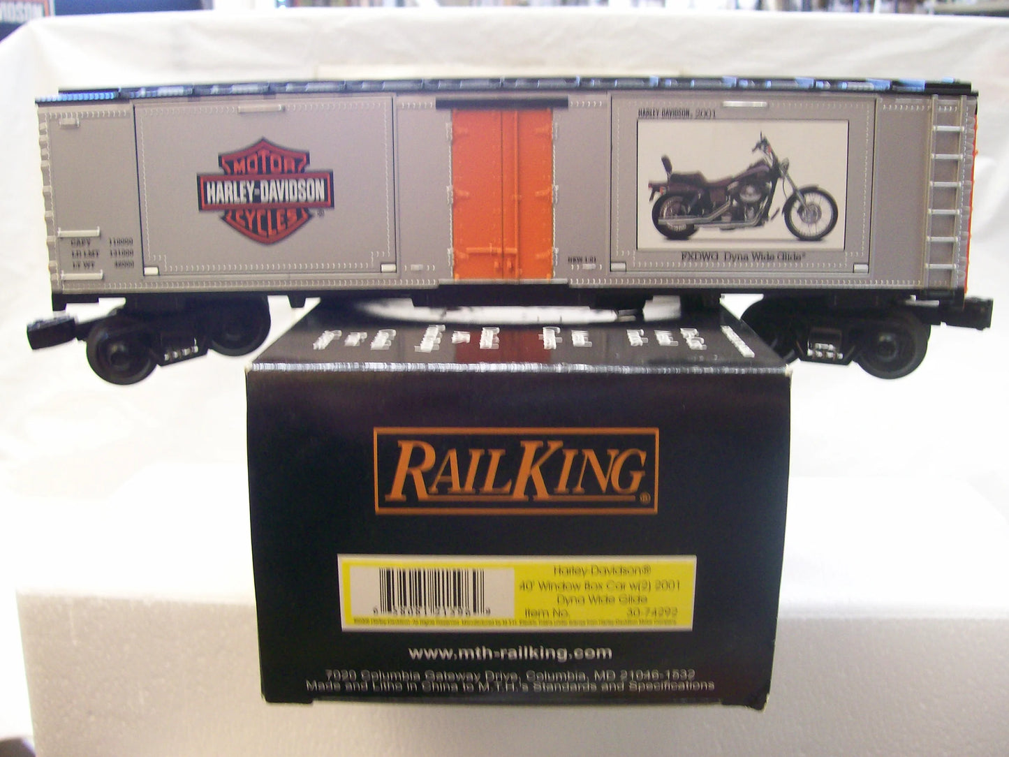 MTH # 30-74292 ( 40' Window Box Car)  w(2) 2001 Dyna Wide Glide - Harley-Davidson