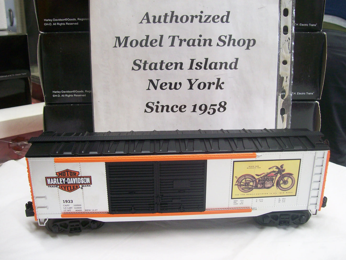 Brand New MTH Railking # 30-74472 40' Double Door Box Car - Harley-Davidson Car No. 1933