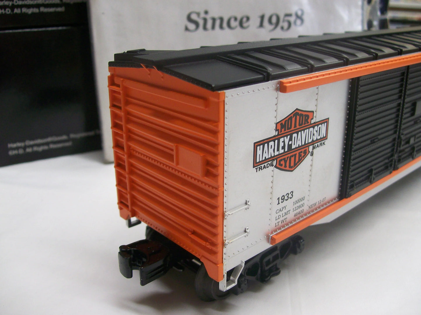 Brand New MTH Railking # 30-74472 40' Double Door Box Car - Harley-Davidson Car No. 1933