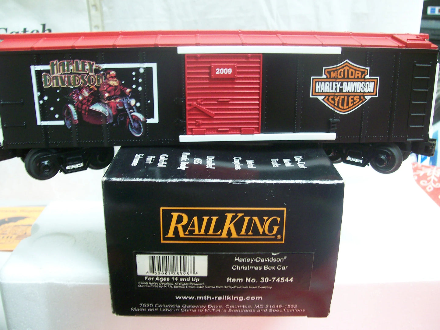 MTH RAILKING # 30-74544 Box Car - Harley-Davidson (Merry Christmas) Car No. 2009