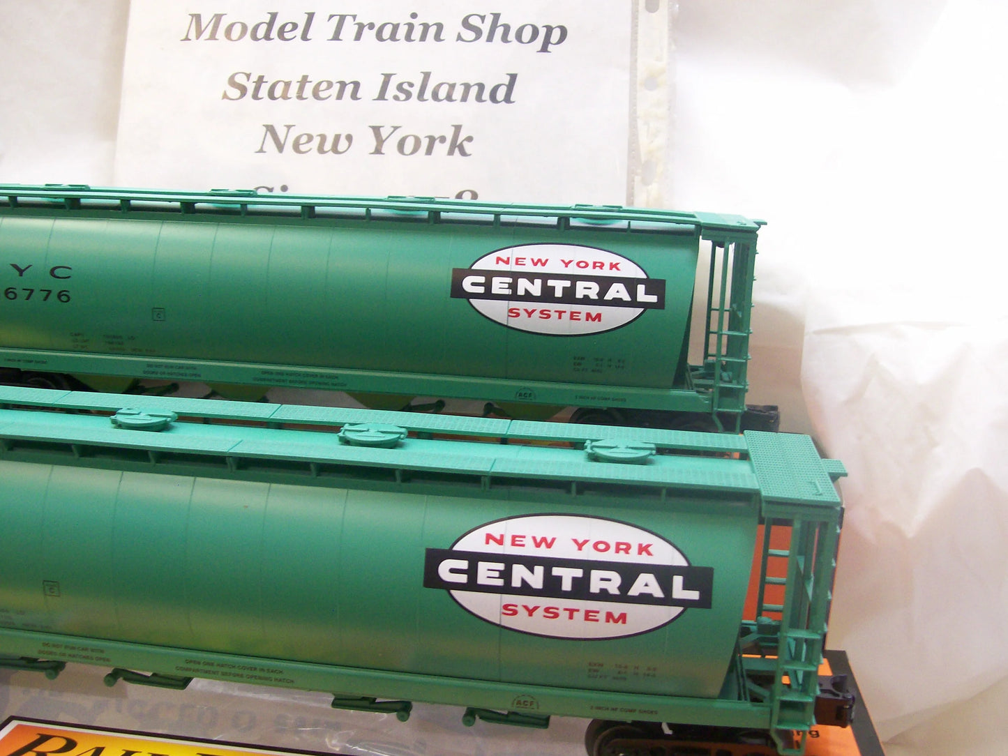 TWO PACK E-Z CATCH MTH EXCLUSIVE NYC JADE GREEN HOPPERS RD # 886237 & 886776