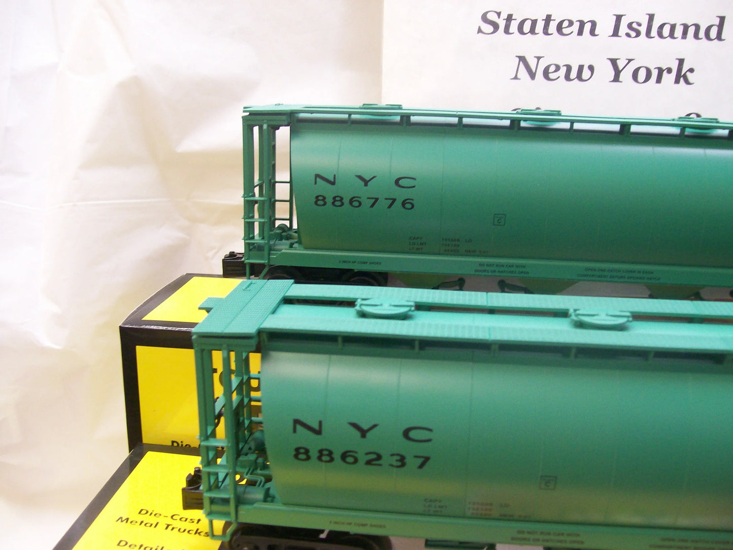 TWO PACK E-Z CATCH MTH EXCLUSIVE NYC JADE GREEN HOPPERS RD # 886237 & 886776