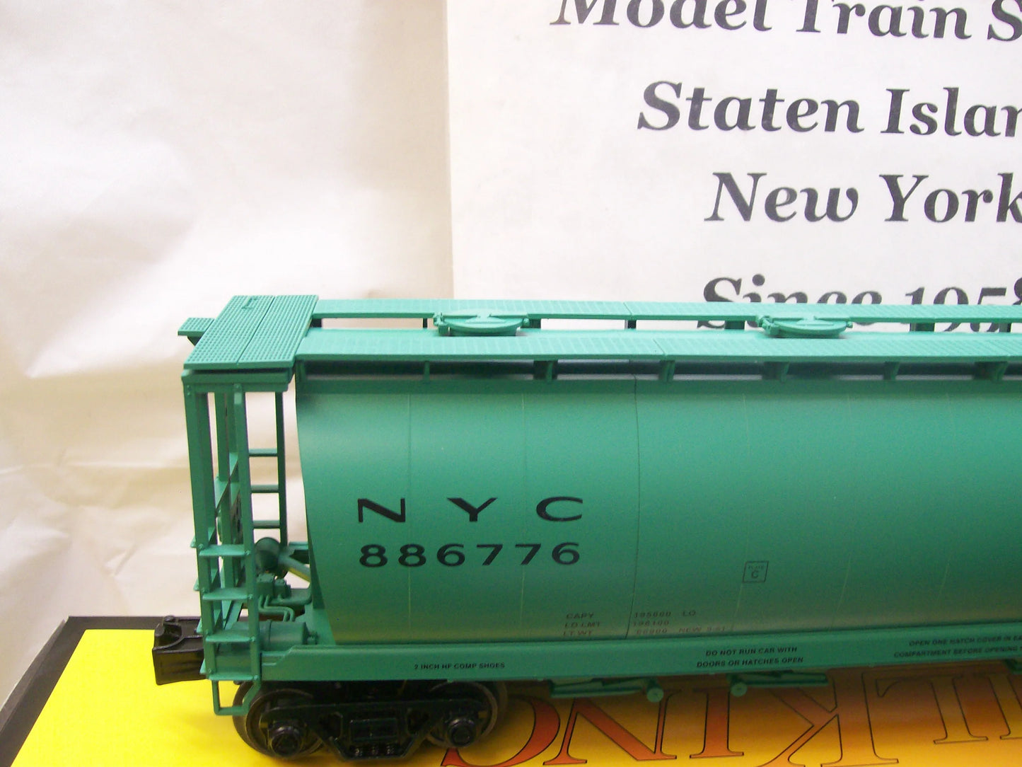 TWO PACK E-Z CATCH MTH EXCLUSIVE NYC JADE GREEN HOPPERS RD # 886237 & 886776