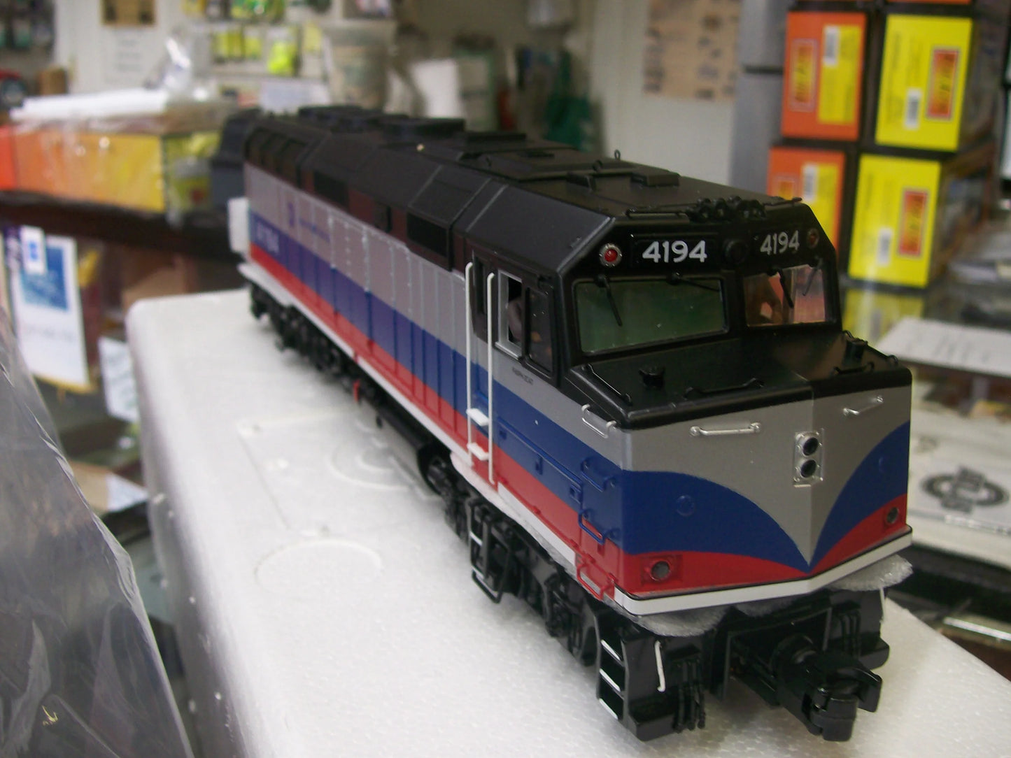 Atlas O Scale Premier # 30138037 Metro North F40-PH Locomotive Cab # 4194