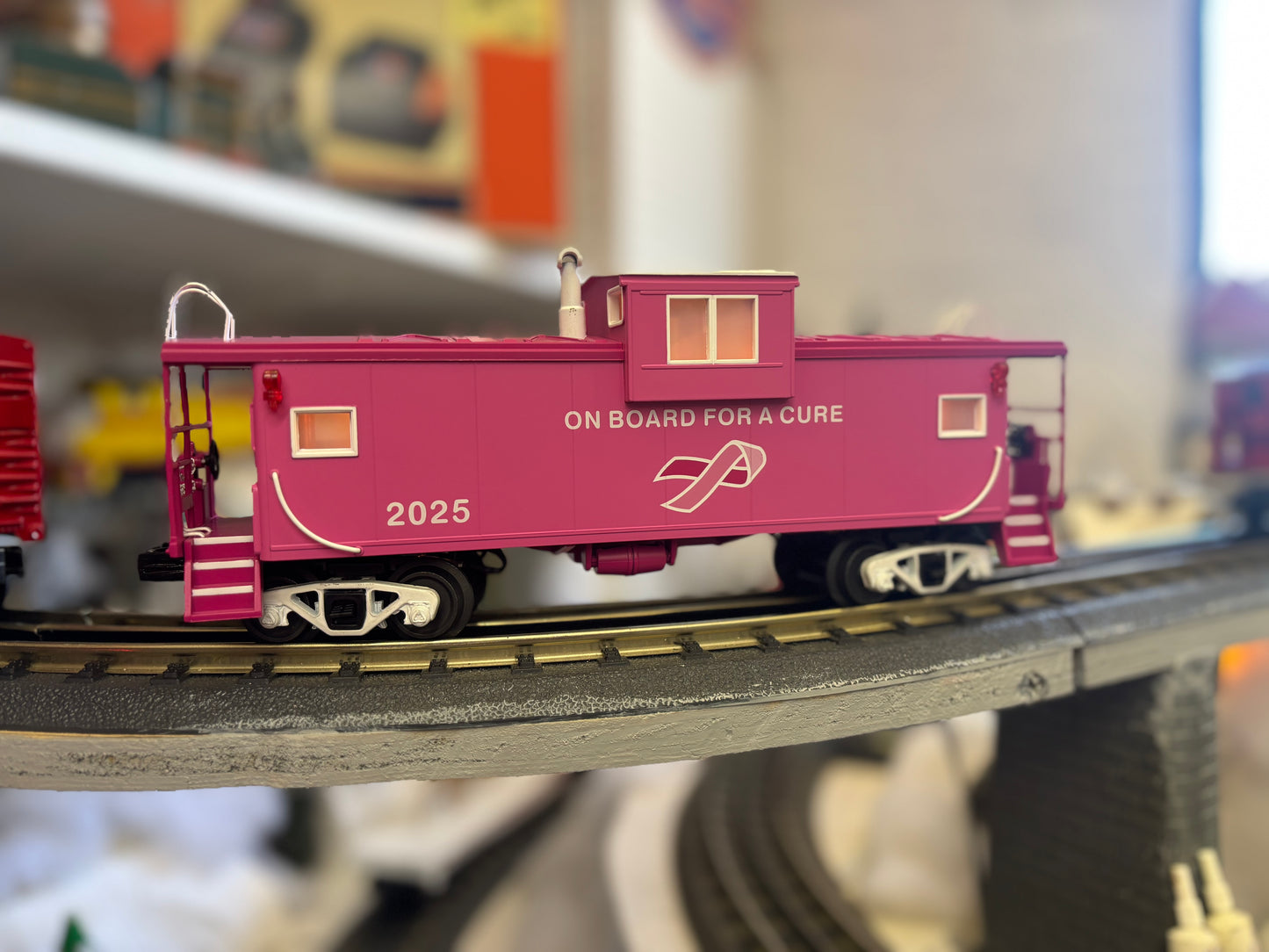 In Stock ( E-Z Catch Custom Cancer Awareness ) MTH Extended Vision Caboose