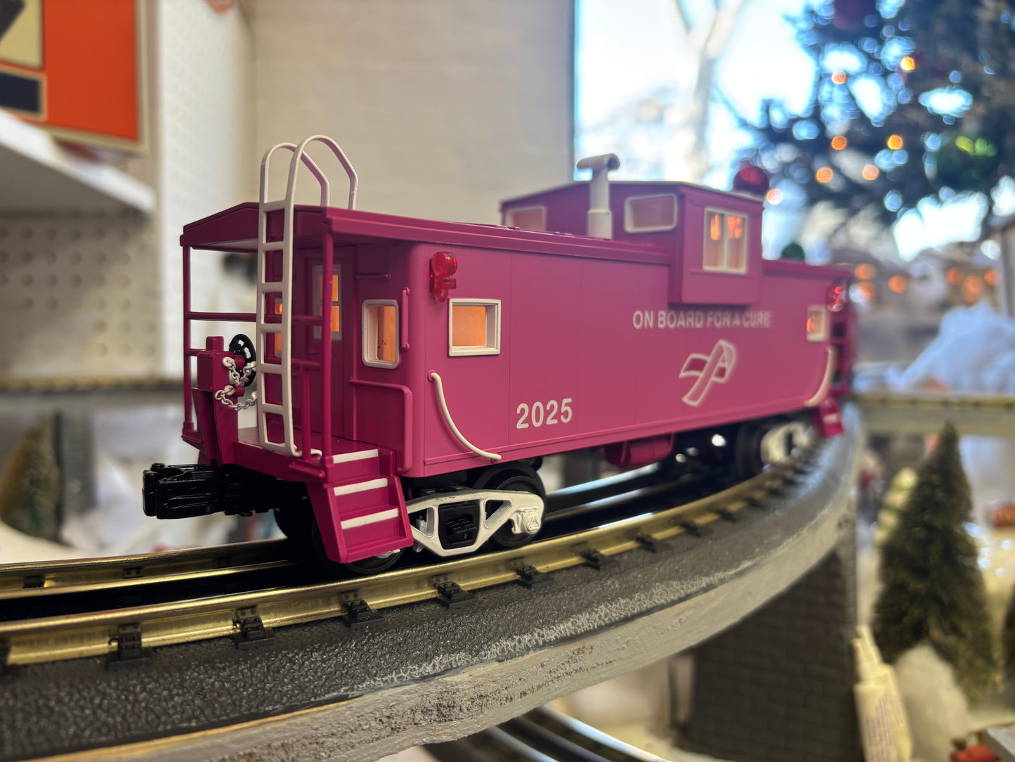 In Stock ( E-Z Catch Custom Cancer Awareness ) MTH Extended Vision Caboose