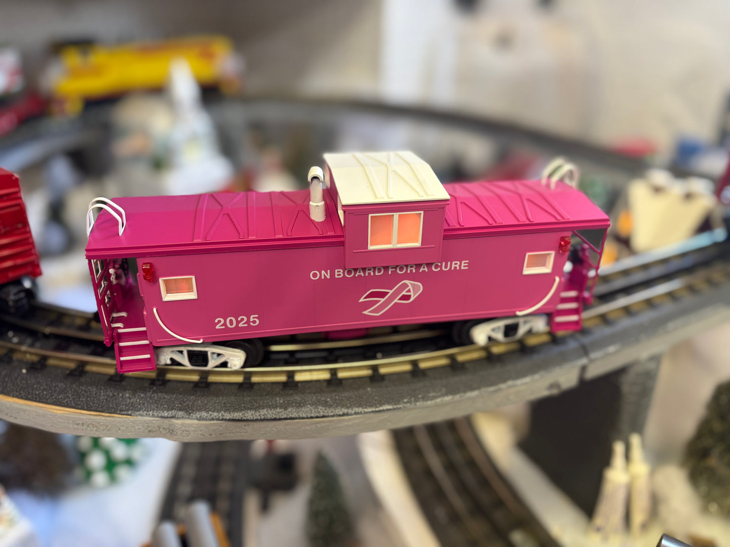 In Stock ( E-Z Catch Custom Cancer Awareness ) MTH Extended Vision Caboose