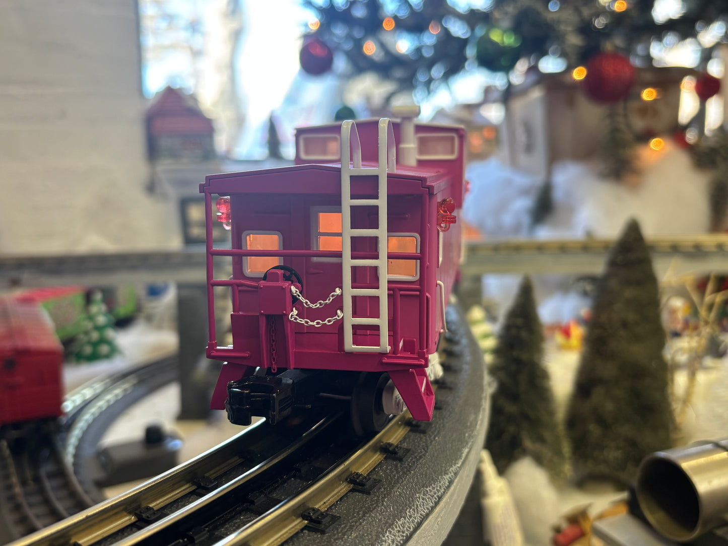 In Stock ( E-Z Catch Custom Cancer Awareness ) MTH Extended Vision Caboose