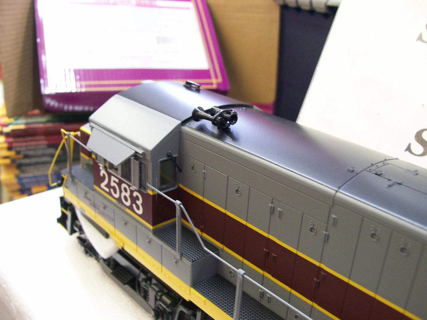 In Stock E-Z Catch Custom Run MTH Premier Conrail ( Patch )  U-25-B Diesel Locomotive Cab # 2583 (