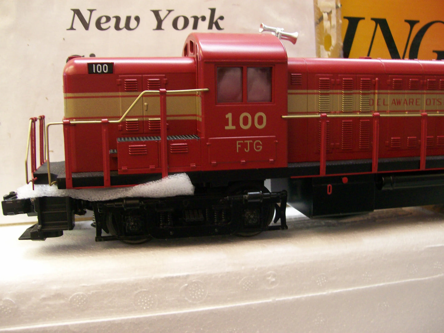 In Stock Exclusive E-Z Catch Delaware Otsego System RS-3 Railking Cab # 100