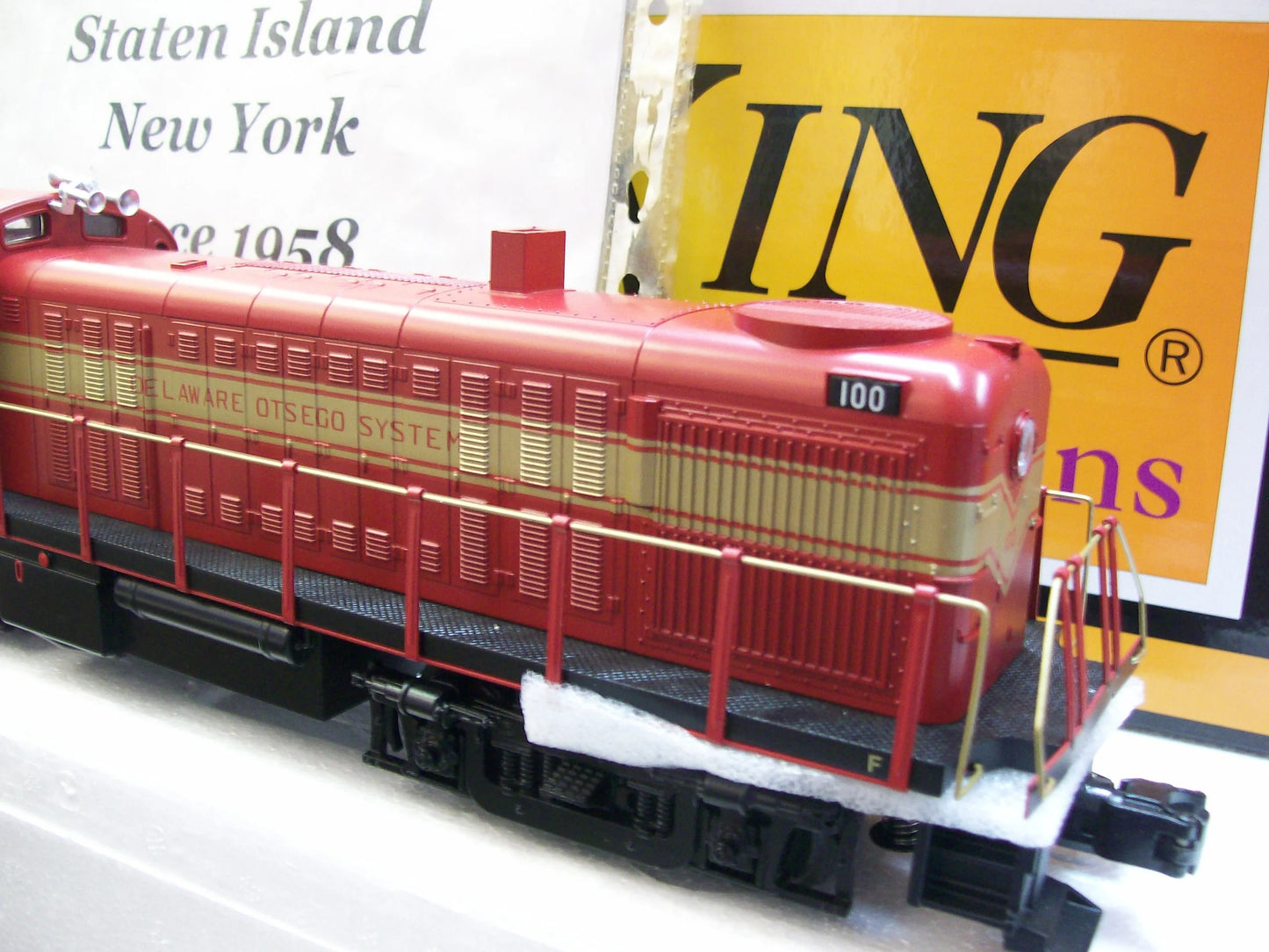 In Stock Exclusive E-Z Catch Delaware Otsego System RS-3 Railking Cab # 100