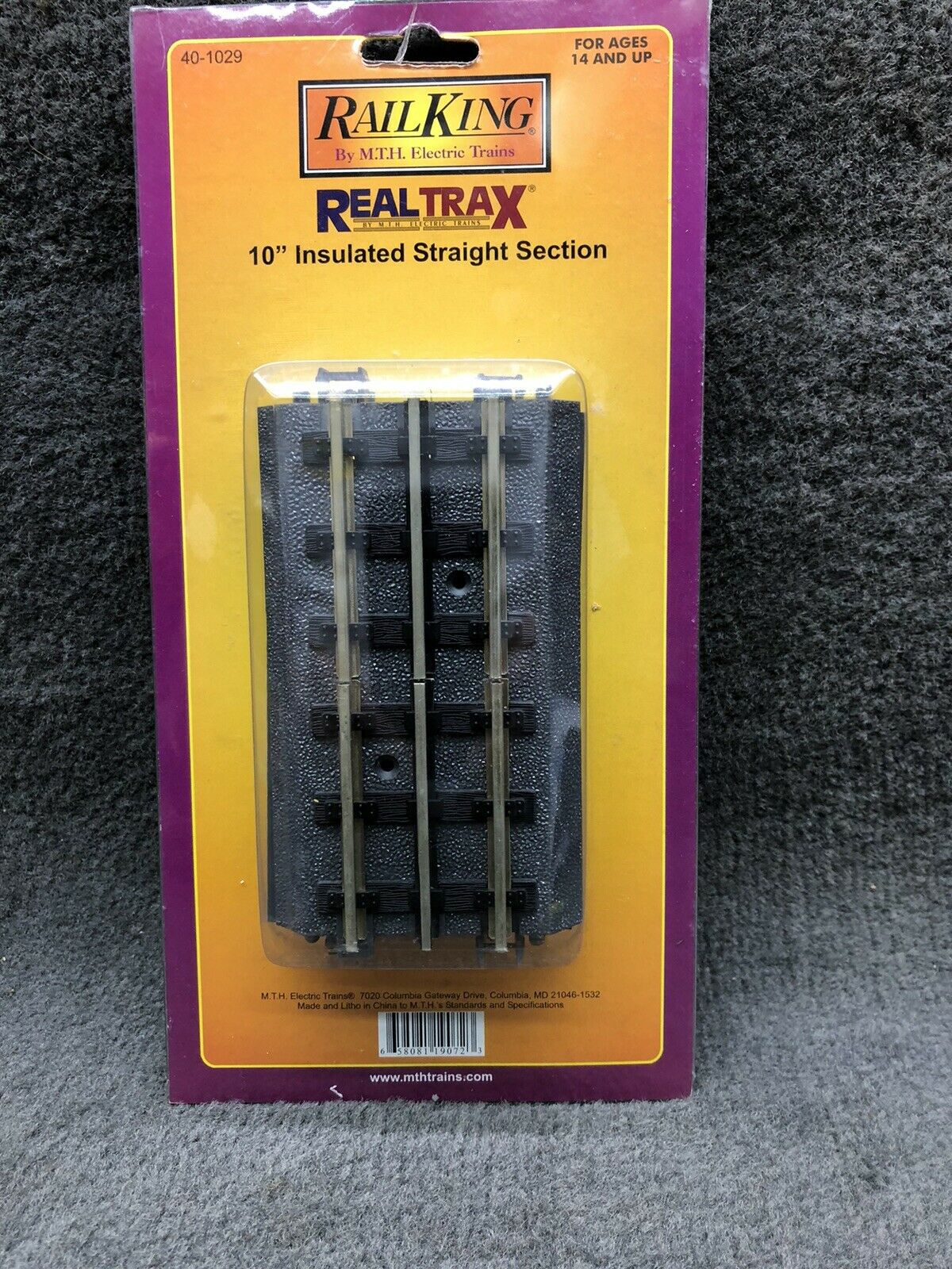 MTH # 40-1029 ( O Gauge ) RealTrax 10 inch Insulated Straight Section