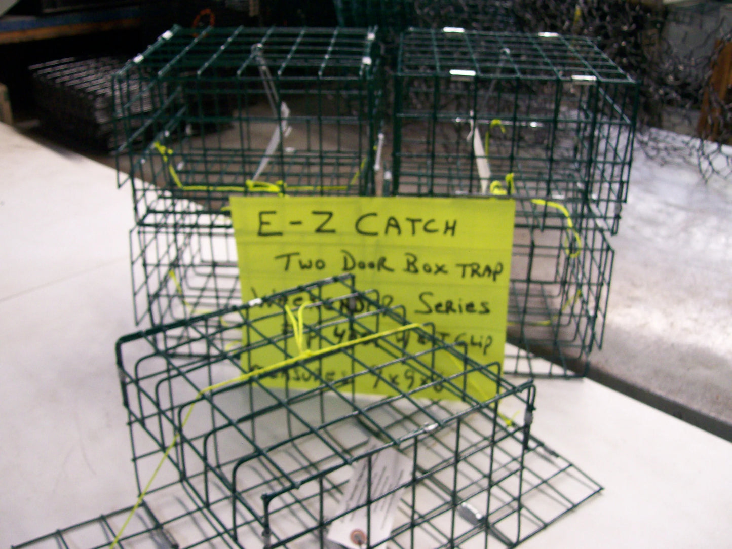 E-Z Catch # P-400-G ( FIVE-PACK ) 2-Door Weekender Series Crab Trap with Bait Clip PVC Coated Green