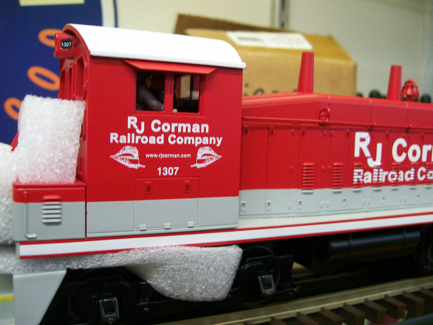 E-Z CATCH MTH CUSTOM RJ CORMAN SW1200 RAILKING CAB # 1307