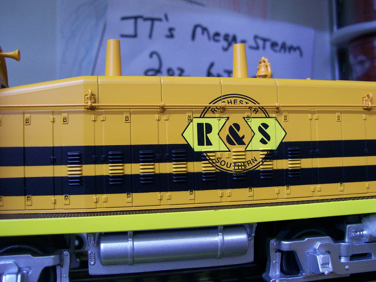 Exclusive E-Z Catch MTH Railking SW 1200 Railking Rochester & Southern Cab # 107