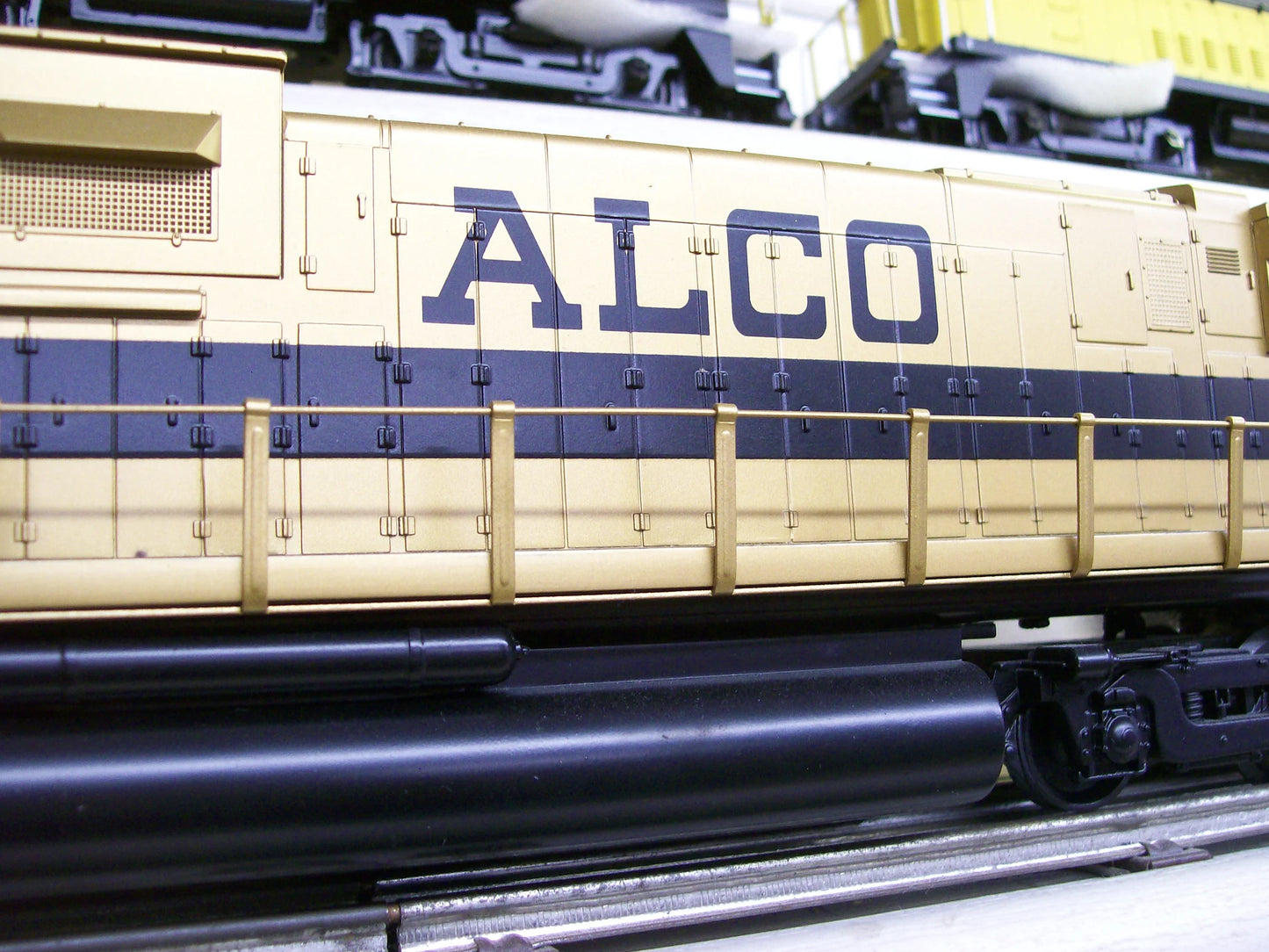 Custom MTH Railking E-Z Catch Exclusive Gold Alco Century Demo C-628 Diesel Loco Cab # 628-1