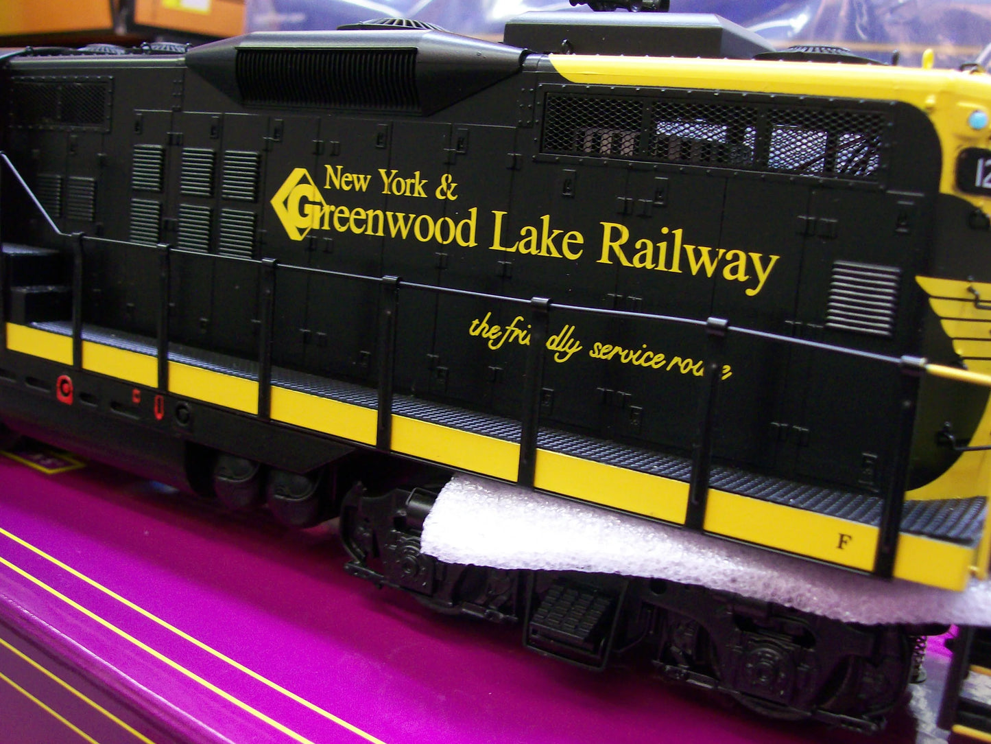 IN STOCK NOW ( EXCLUSIVE NEW YORK & GREENWOOD LAKE MTH PREMIER GP-9 # 1267