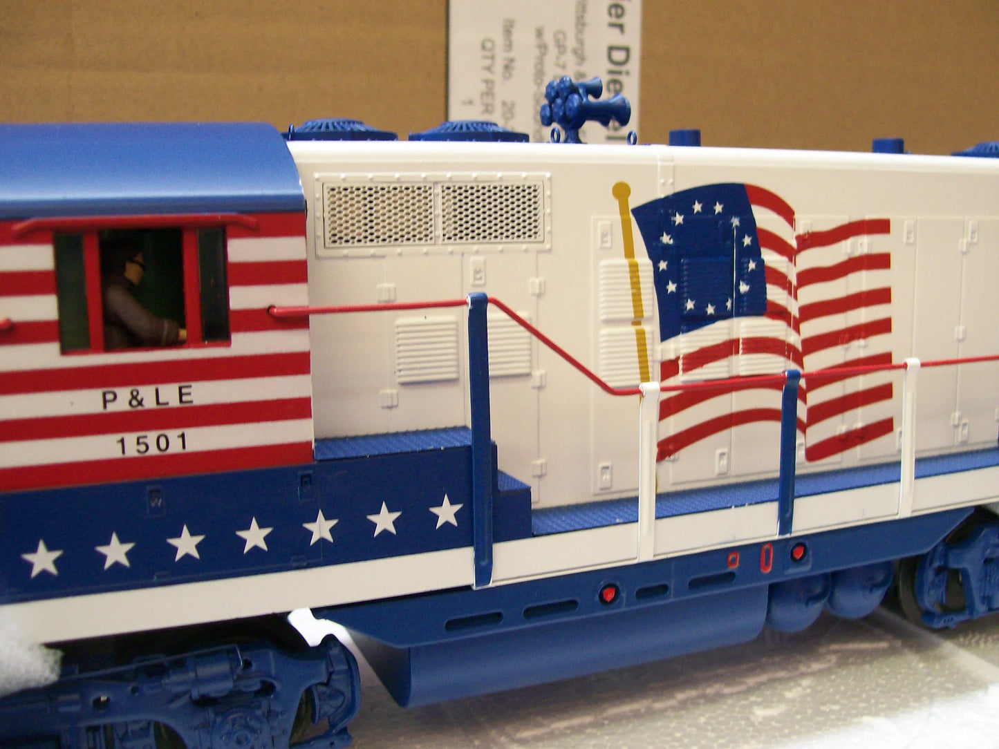 ( SOLD OUT ) Exclusive GP-7 MTH Premier Diesel Engine With Proto-Sound 3.0 - Pittsburgh & Lake Erie