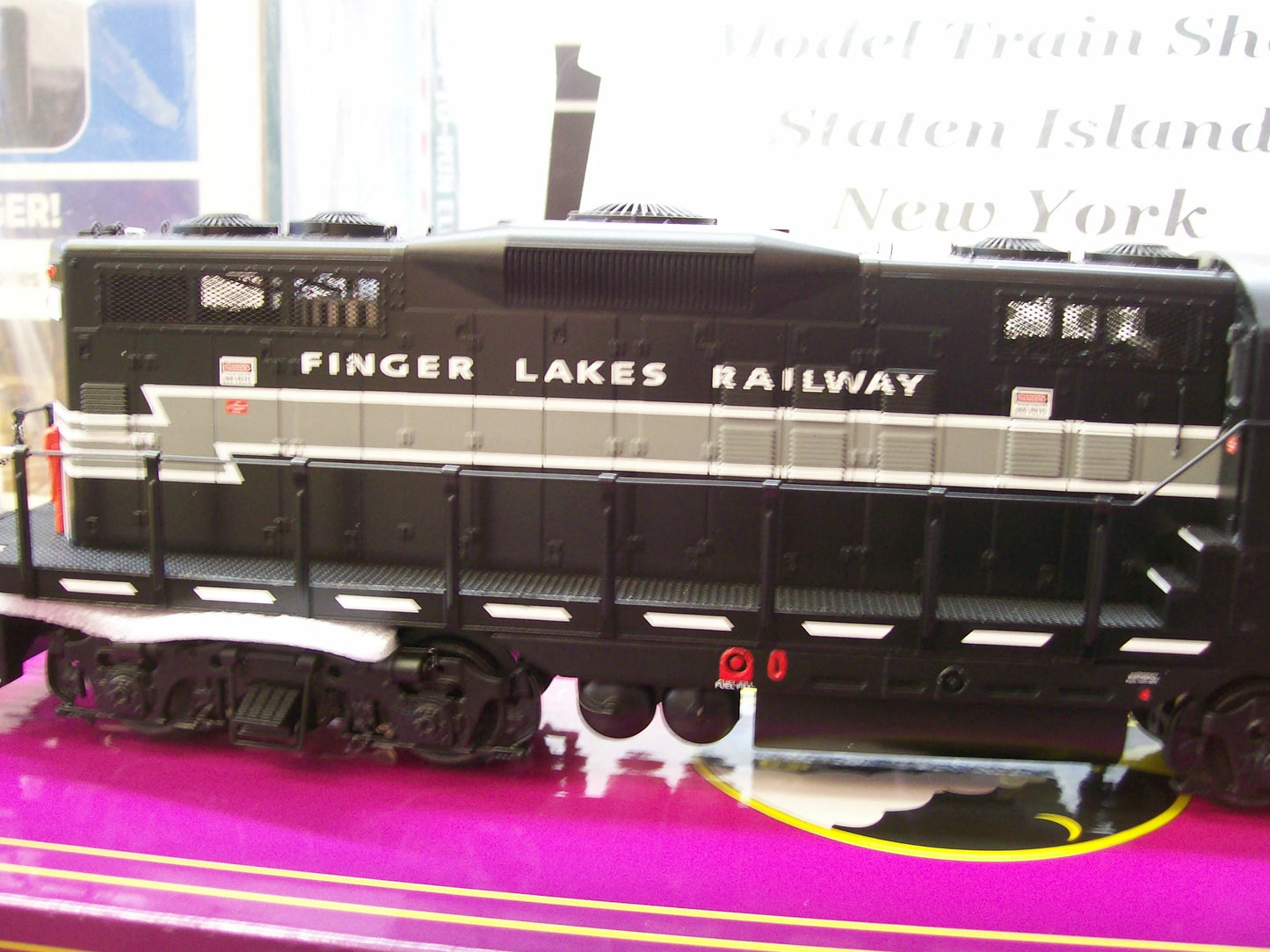 Custom Finger Lakes Railway ( New York ) MTH Premier GP-9 Cab # 1751 ( Limited Run )