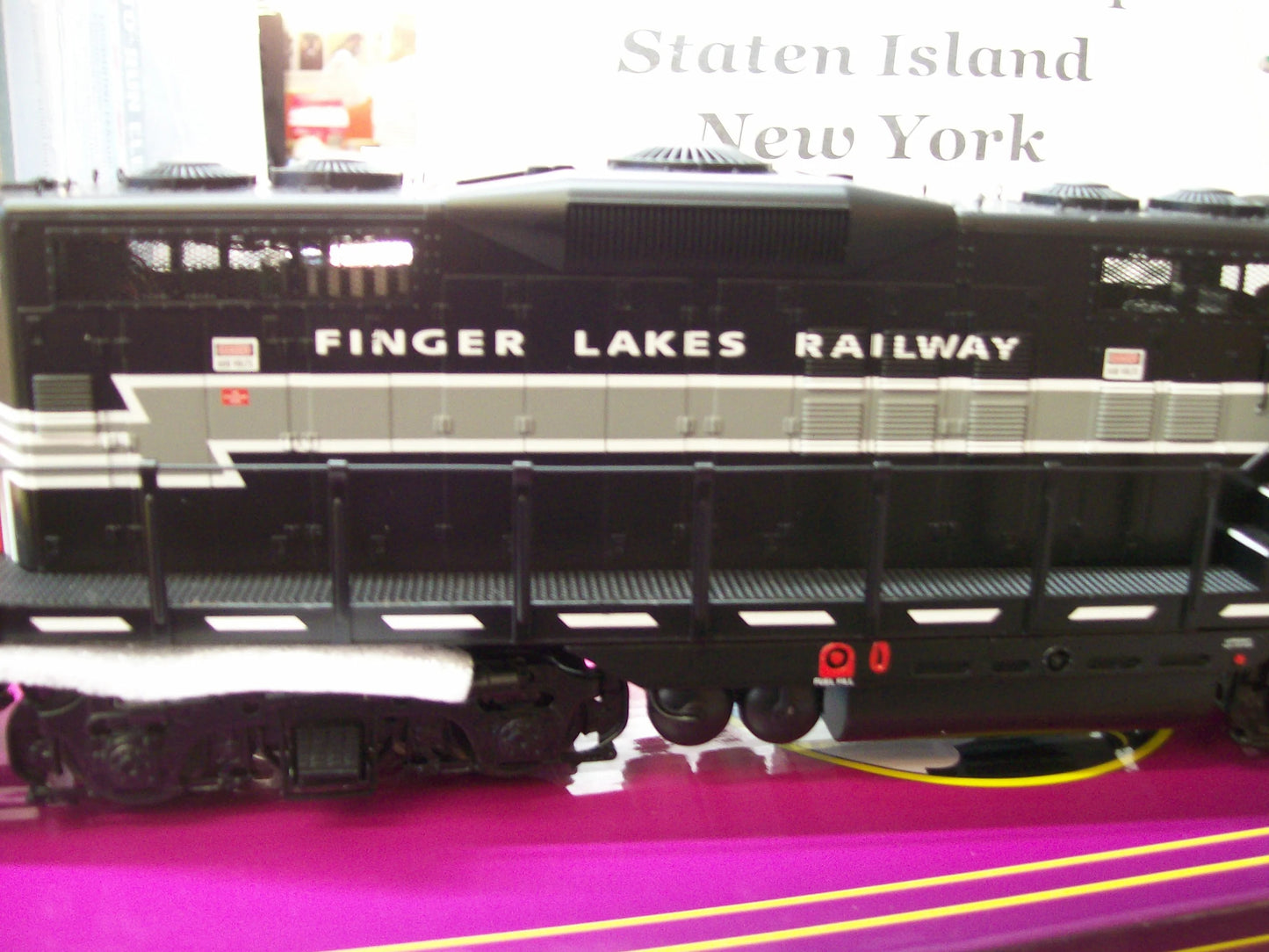 Custom Finger Lakes Railway ( New York ) MTH Premier GP-9 Cab # 1751 ( Limited Run )