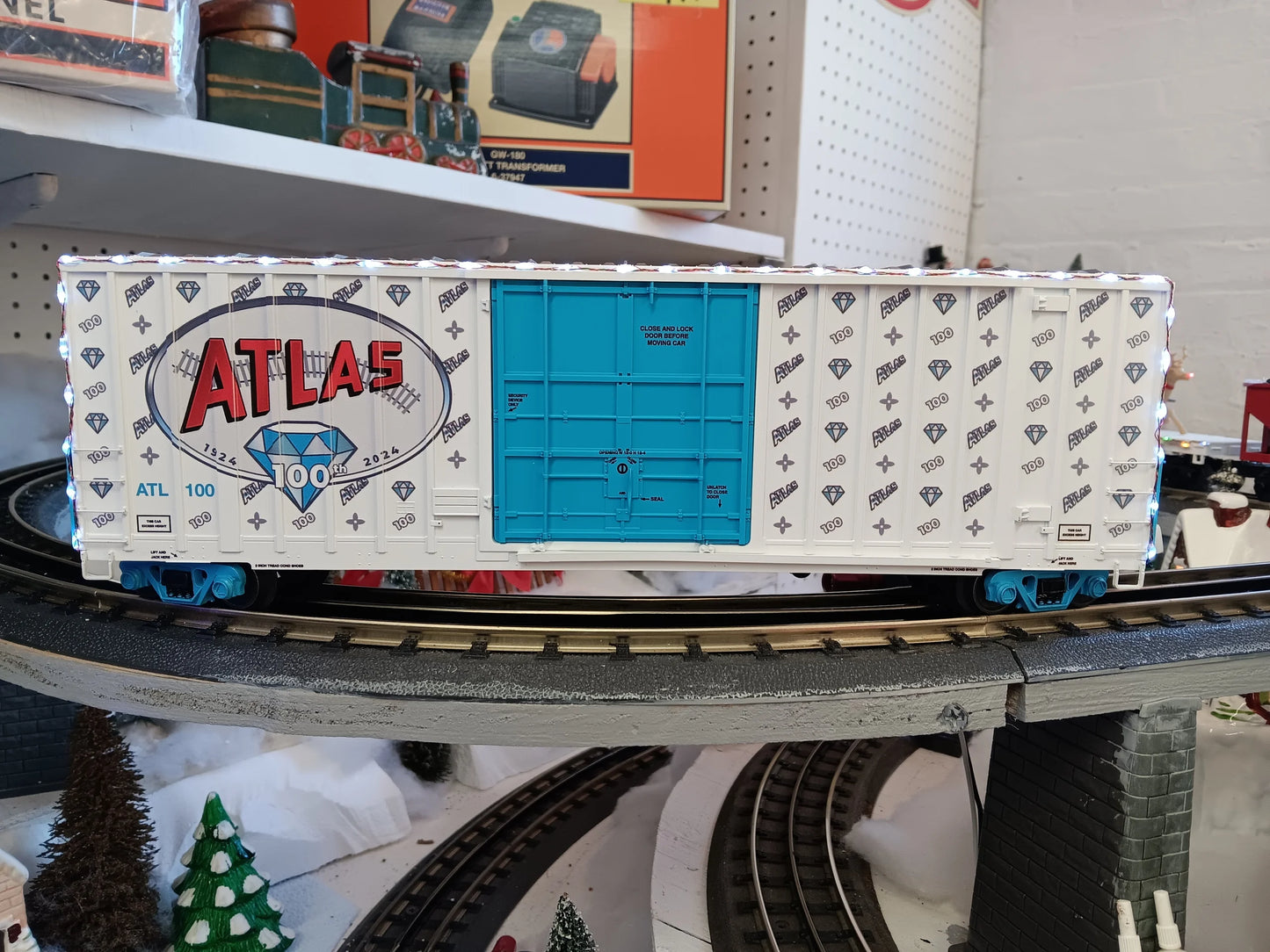 Atlas O Gunderson # 3001695 ( 50 foot)  Box Car with LED Lights ATLAS 100th ANNIVERSARY 3-rail